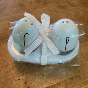 Rae Dunn Salt & Pepper